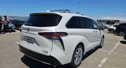 Toyota Sienna 2024 года за 21 000 000 тг. в Алматы – фото 4
