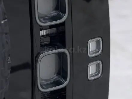 Land Rover Defender 2024 года за 57 000 000 тг. в Алматы – фото 14