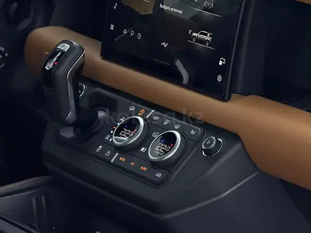 Land Rover Defender 2024 года за 57 000 000 тг. в Алматы – фото 7