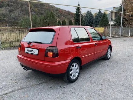 Volkswagen Golf 1998 года за 2 500 000 тг. в Алматы