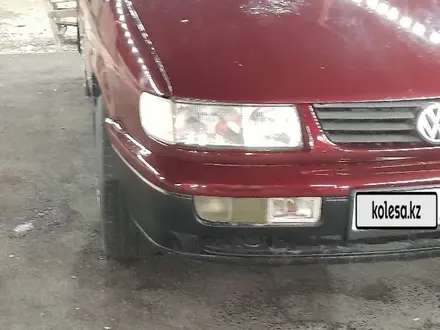 Volkswagen Passat 1994 года за 1 600 000 тг. в Кентау – фото 4