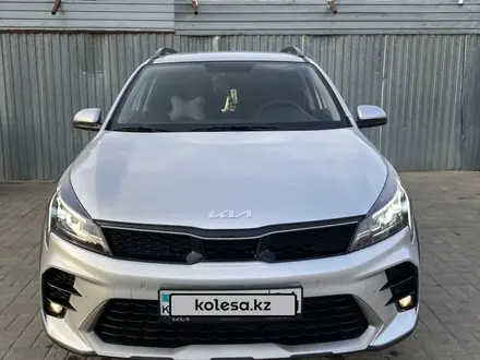 Kia Rio X-Line 2021 года за 9 490 000 тг. в Актобе – фото 2