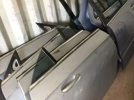 Двери на Мерседес w 219 в сборе или голые за 1 000 тг. в Алматы