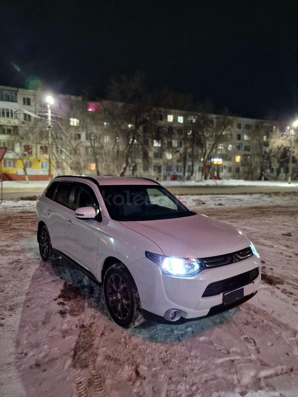 Mitsubishi Outlander 2012 г.