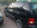 Kia Carnival 2005 годаүшін3 800 000 тг. в Караганда – фото 2