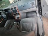 Kia Carnival 2005 годаүшін3 800 000 тг. в Караганда – фото 5