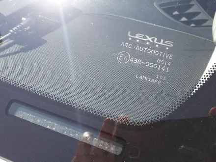 Лобовое стекло Lexus 570 за 160 000 тг. в Алматы – фото 10