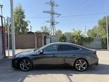 Hyundai Sonata 2022 годаүшін10 800 000 тг. в Алматы