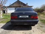 Mercedes-Benz E 280 1996 года за 1 800 000 тг. в Семей – фото 2