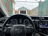 Toyota Camry 2021 годаfor16 500 000 тг. в Актобе – фото 5