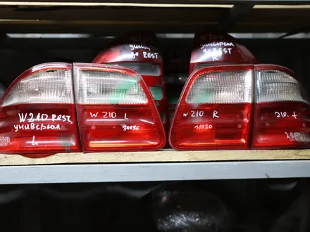 Задний левый правый фонарь (фара, плафон, стоп, габарит) универсал W210 за 10 000 тг. в Алматы