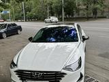 Hyundai Sonata 2023 года за 15 000 000 тг. в Алматы – фото 2