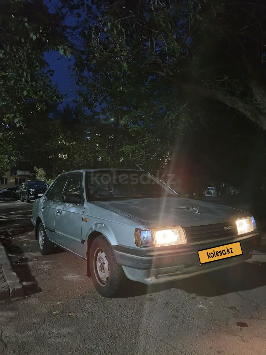 Mazda 323, 1985