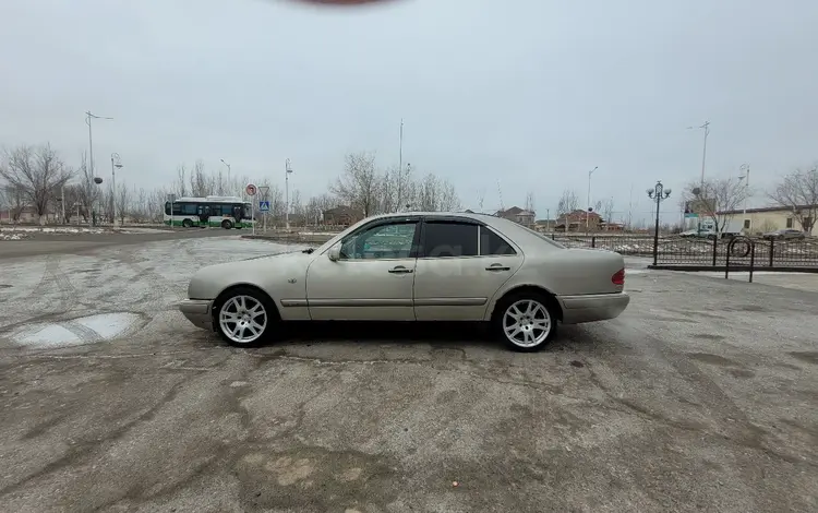 Mercedes-Benz E 240 1998 годаfor2 100 000 тг. в Кызылорда