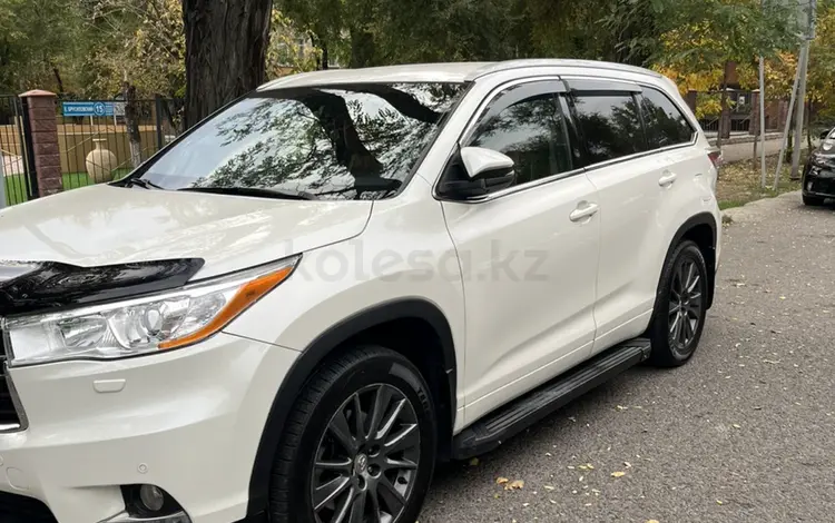 Toyota Highlander 2015 года за 15 800 000 тг. в Алматы