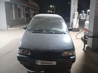 Nissan Prairie, 1993