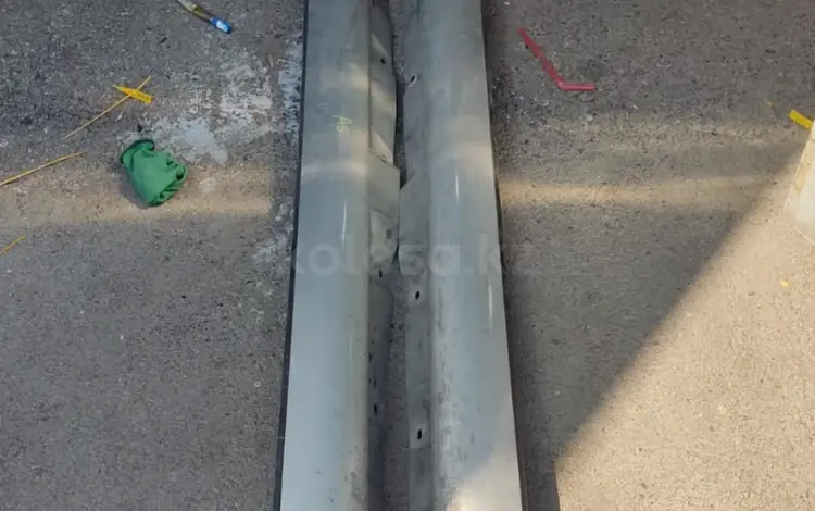 Накладки на пороги TOYOTA AVENSIS за 20 000 тг. в Алматы