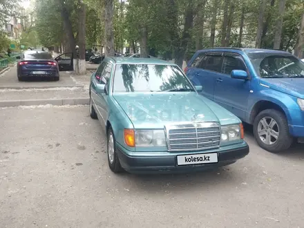 Mercedes-Benz E 200 1991 года за 1 800 000 тг. в Тараз – фото 4