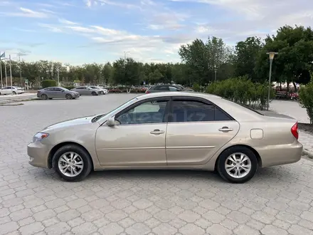 Toyota Camry 2004 года за 4 600 000 тг. в Атырау – фото 4