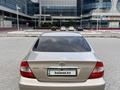 Toyota Camry 2004 года за 4 600 000 тг. в Атырау – фото 6