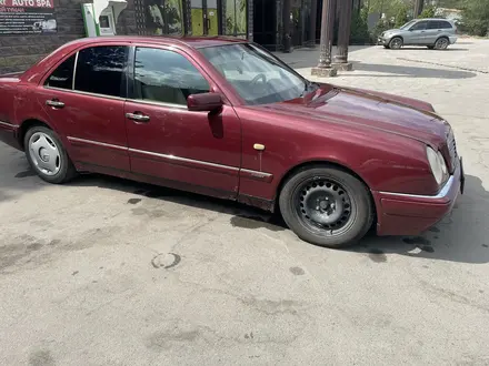 Mercedes-Benz E 240 1998 года за 2 200 000 тг. в Алматы – фото 7