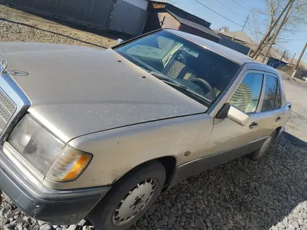 Mercedes-Benz E 230 1991 года за 1 700 000 тг. в Семей – фото 5