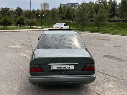 Mercedes-Benz E 220 1993 года за 3 000 000 тг. в Шымкент – фото 11