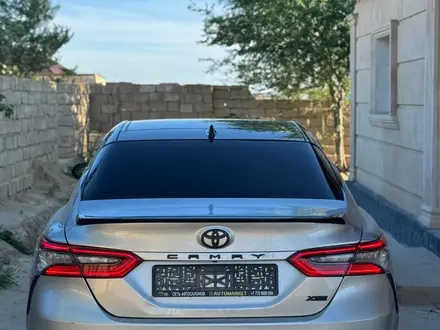 Toyota Camry 2021 года за 14 200 000 тг. в Актау – фото 5