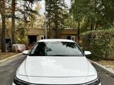 Hyundai Elantra 2024 годаүшін8 200 000 тг. в Караганда – фото 2