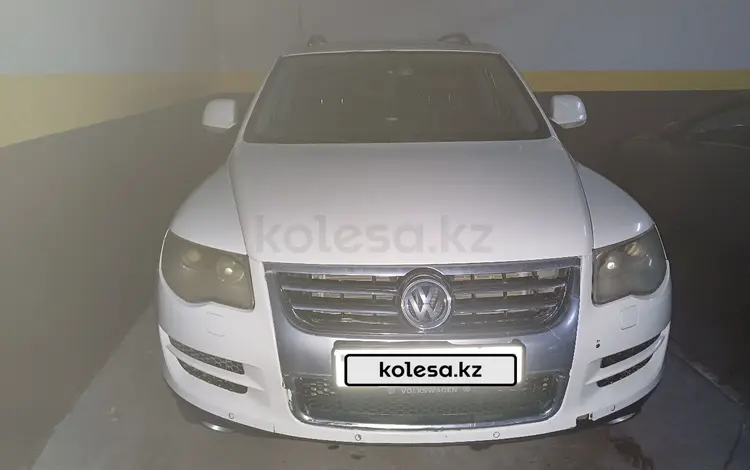 Volkswagen Touareg 2007 годаfor6 000 000 тг. в Астана