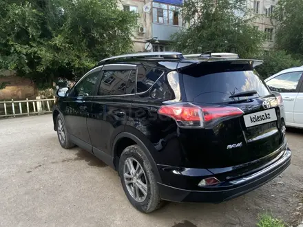 Toyota RAV4 2018 годаүшін10 000 000 тг. в Уральск – фото 4
