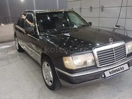 Mercedes-Benz E 230 1991 года за 1 700 000 тг. в Шымкент