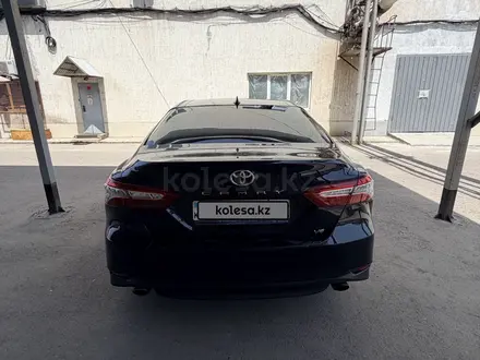 Toyota Camry 2018 года за 12 900 000 тг. в Алматы – фото 11