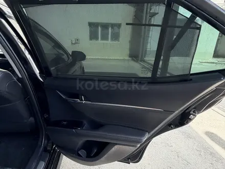 Toyota Camry 2018 года за 12 900 000 тг. в Алматы – фото 16
