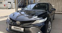 Toyota Camry 2018 годаfor12 800 000 тг. в Алматы