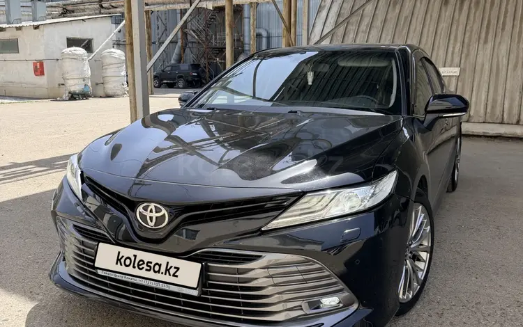 Toyota Camry 2018 года за 12 900 000 тг. в Алматы