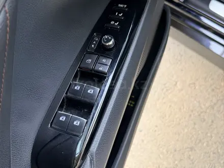 Toyota Camry 2018 года за 12 900 000 тг. в Алматы – фото 20