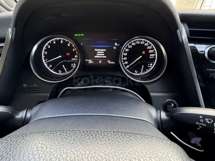 Toyota Camry 2018 года за 12 900 000 тг. в Алматы – фото 24