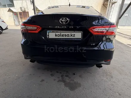 Toyota Camry 2018 года за 12 900 000 тг. в Алматы – фото 9