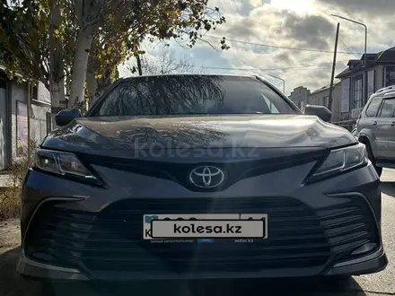 Toyota Camry 2021 года за 15 500 000 тг. в Кызылорда – фото 4