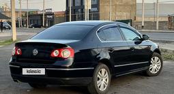 Volkswagen Passat 2005 годаүшін2 700 000 тг. в Шымкент – фото 2