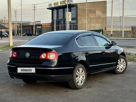 Volkswagen Passat 2005 года за 2 700 000 тг. в Шымкент – фото 2