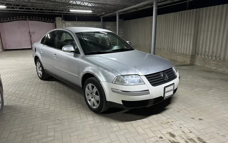 Volkswagen Passat 2004 годаүшін3 200 000 тг. в Караганда