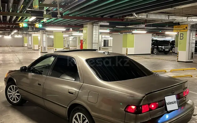 Toyota Camry 1999 годаүшін3 500 000 тг. в Алматы