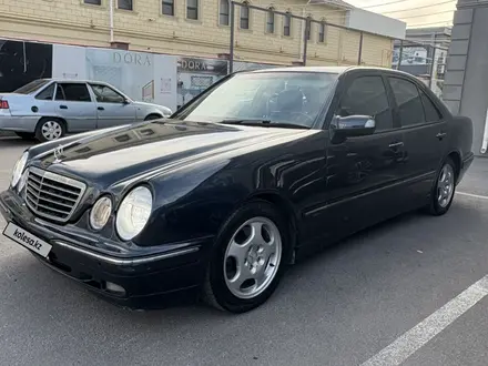 Mercedes-Benz E 320 2001 года за 4 500 000 тг. в Шымкент – фото 3