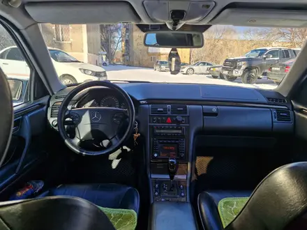 Mercedes-Benz E 320 2001 года за 4 500 000 тг. в Шымкент – фото 10