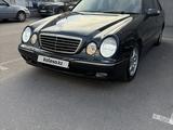 Mercedes-Benz E 320 2001 года за 4 500 000 тг. в Шымкент – фото 4