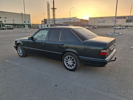 Mercedes-Benz E 220 1989 года за 4 000 000 тг. в Караганда – фото 14