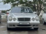 Mercedes-Benz E 320 2001 годаүшін4 100 000 тг. в Актау – фото 2