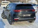 Kia Sportage 2021 года за 10 590 000 тг. в Актобе – фото 4